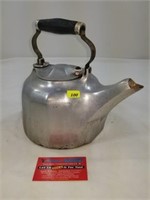 Griswold Colonial Design Tea Kettle (A-538)