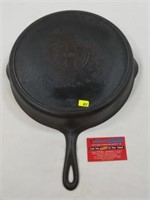 Griswold No. 12 Skillet w/ heat Ring (719)