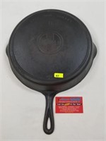 Griswold No. 11 Skillet w/ heat Ring (717)