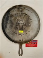 Griswold No. 9 Griddle  (609)