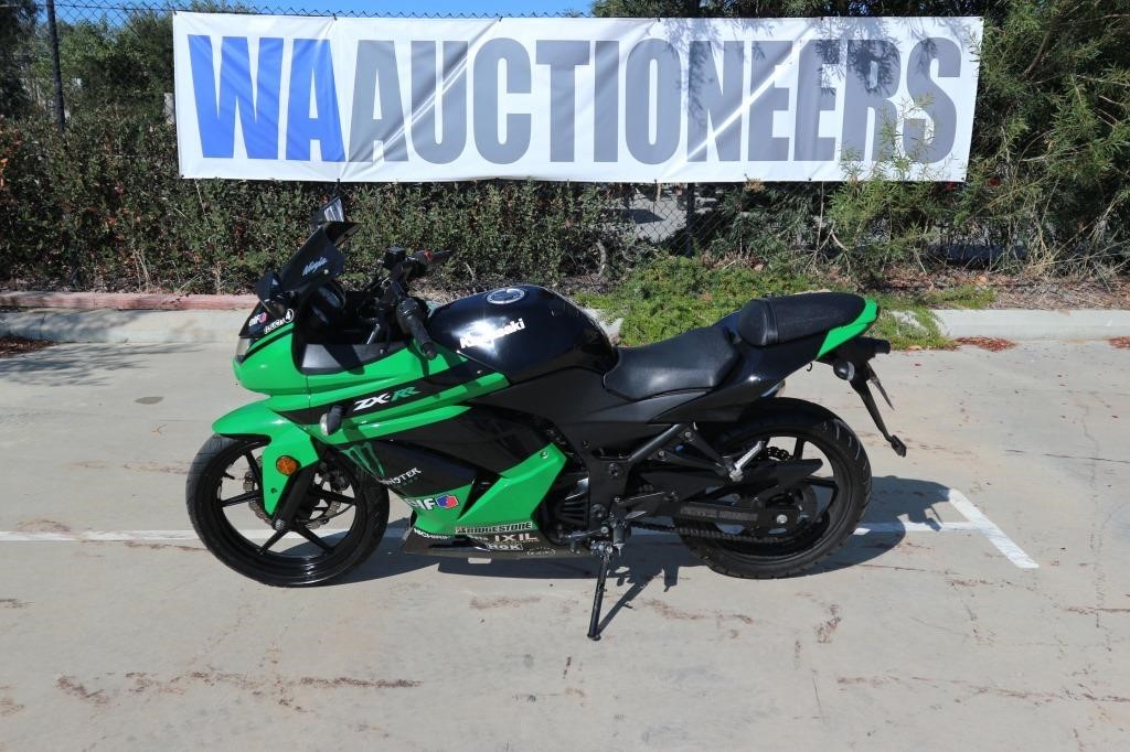 2011 Kawasaki Ninja 250 Motorcycle