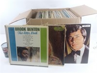 Carton de +/- 75 vinyles - Box of +/- 75 records