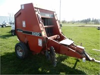 CASE - INTERNATIONAL 8420 ROUND BALER