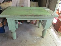 Green Primitive table