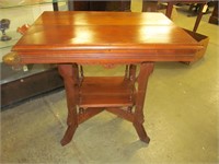 Walnut Victorian table 1840-1850