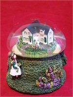 Anne of Green Gables snow globe - plays music
