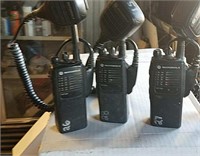 Motorola HT750 Radios Lot of 7 w/Mics