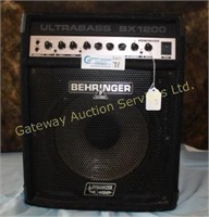 Behringer Ultra Bass Amp