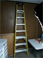 8 ft Werner fiberglass and aluminum ladder.