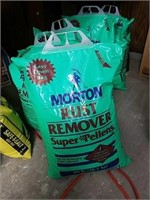 5 bags of Morton rust remover super pellets salt.