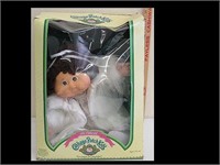 THE OFFICIAL CABBAGE PATCH DOLL NEW IN BOX