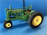 Ertl toy JD tractor