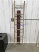 6-rung ladder, 72 inches tall