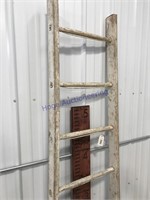 7-rung ladder, 84 inches tall
