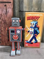 Robot tin wind-up in box