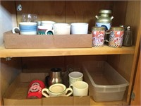 Double Cupboard Lot, Mugs, Classes, Plastic