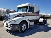 2007 Freightliner Semi Truck