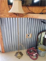 B- STAND ALONE LAMP