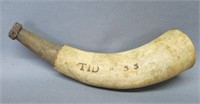 EARLY 19TH C. POWDER HORN ETCHED "T.I.D. 33"