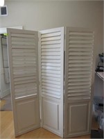 Three Panel Room Divide Screen: White, Louvered Up