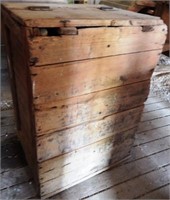 Primitive Hinged Top Wooden Storage Box