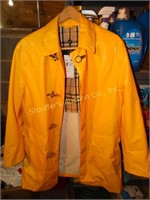 Burberry ladies raincoat  (large) - new w/tags