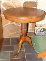 Round claw foot wood table - 20" diameter x 24"h