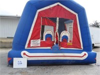 Bounce House, Clown