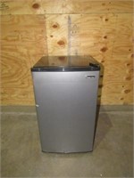 Compact Refrigerator-