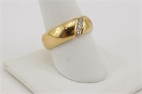 14K Gold Ring w/3 Princess Cut Diamonds