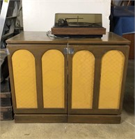 Vintage Turntable with Speakers