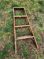 Wood 4’ step ladder