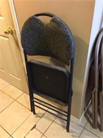 FOLDING CHAIR