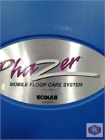 Phazer mobile floor care backpack