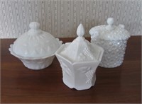 LOT OF 3 PIECES OF MILK GLASS