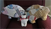 2-QUILTED HANDMADE PIGS AND 1 TEDDY BEAR