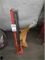 36" Jackall w/ 2 safety stands