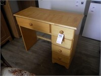Small wood desk w/ 5 drawers