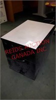 Rolling file cabinet