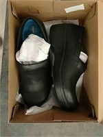 Dr. Scholl's work shoes women's size 9 medium