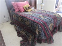 Queen Size Bedspread w/ Pillows