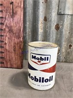 Mobil oil quart can