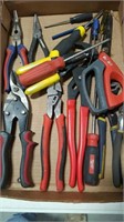 Misc. tool flat incl pliers, SNPs screwdrivers.