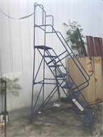 Rolling warehouse ladder