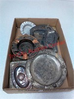 Assortment of metal ashtrays +++