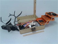 Elk receiver hitch, various gun accessories in