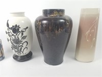 3 vases en céramique dont vase cornet*