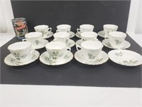 11 tasses et sous-tasses et sous-tasse Consort*