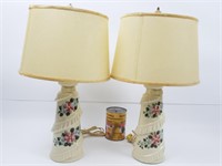 Paire de lampes en porcelaine à motif floral (F)