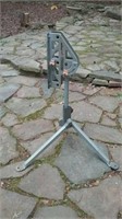 Rockwell jaw stand clamp